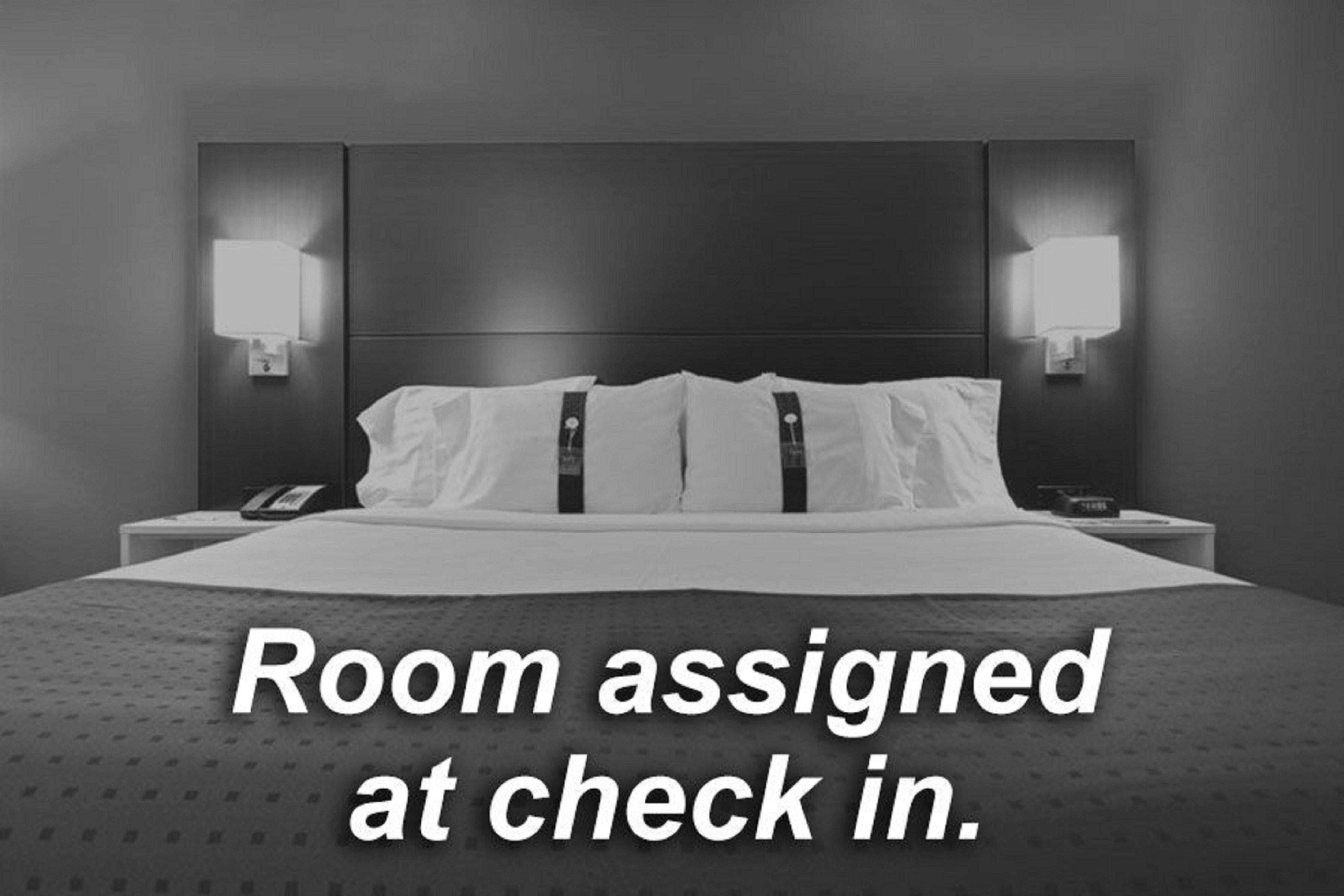 Holiday Inn Express Cedar Rapids - Collins Road By Ihg Экстерьер фото