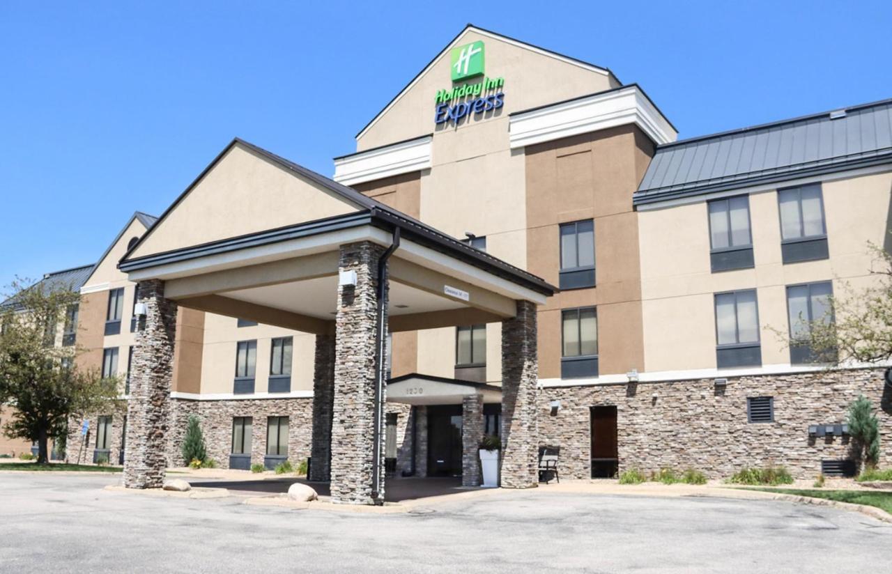 Holiday Inn Express Cedar Rapids - Collins Road By Ihg Экстерьер фото
