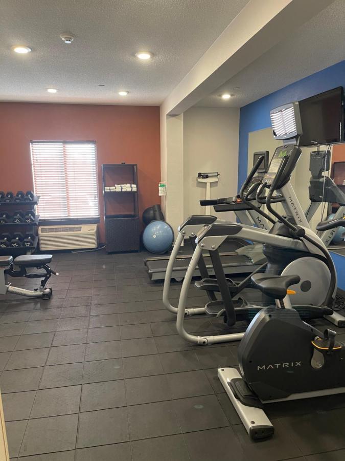 Holiday Inn Express Cedar Rapids - Collins Road By Ihg Экстерьер фото