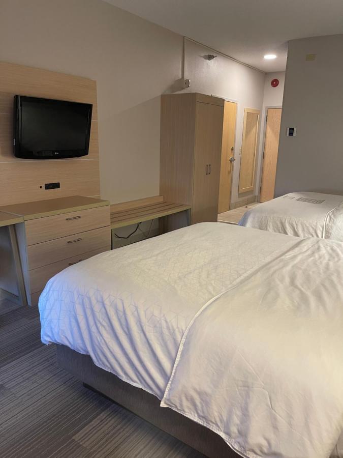 Holiday Inn Express Cedar Rapids - Collins Road By Ihg Экстерьер фото