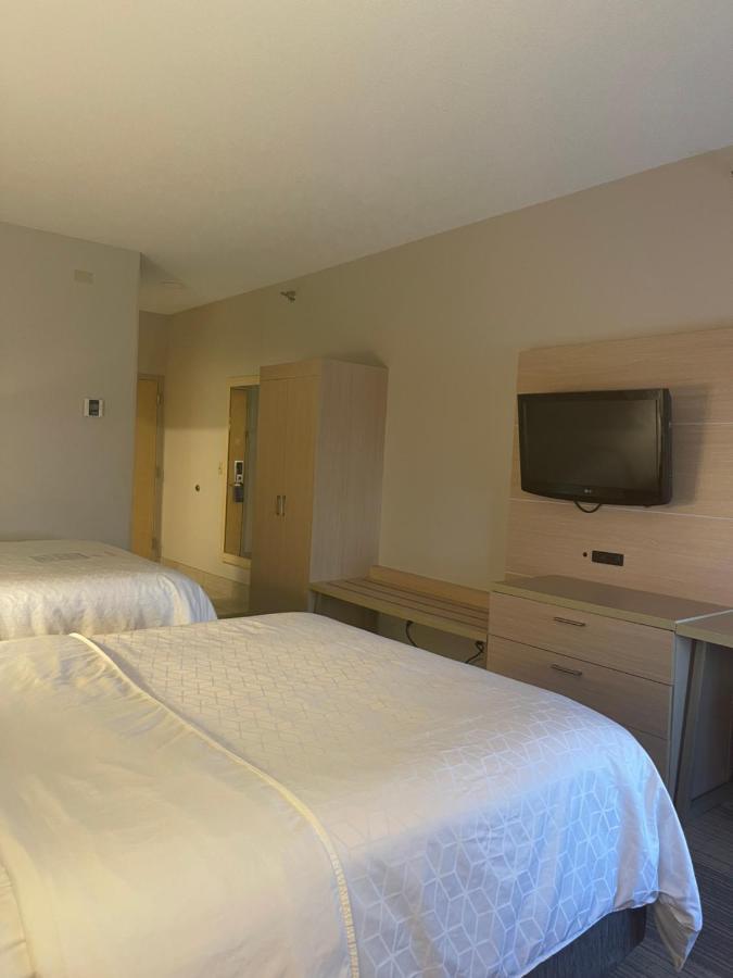 Holiday Inn Express Cedar Rapids - Collins Road By Ihg Экстерьер фото