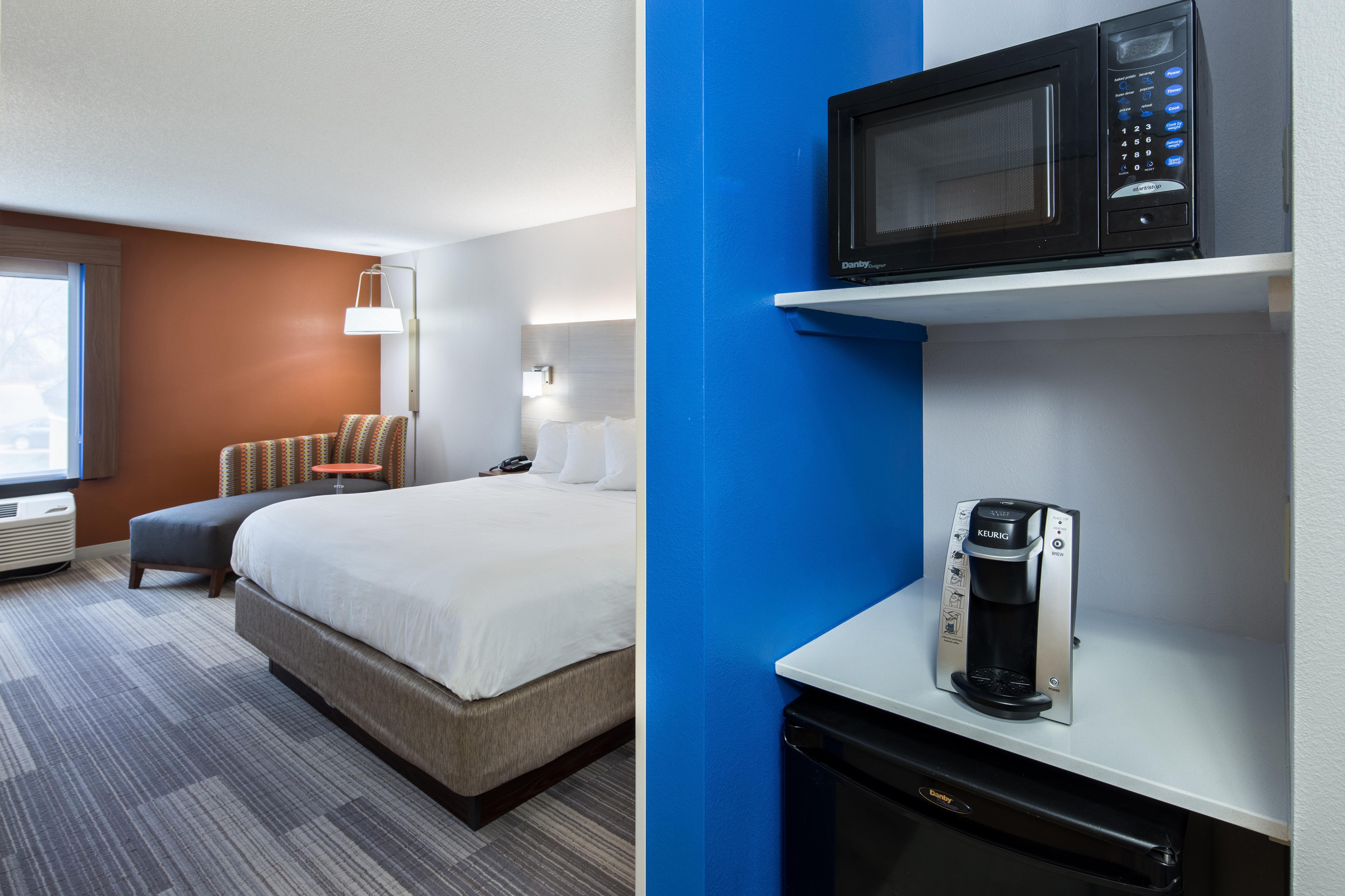 Holiday Inn Express Cedar Rapids - Collins Road By Ihg Экстерьер фото