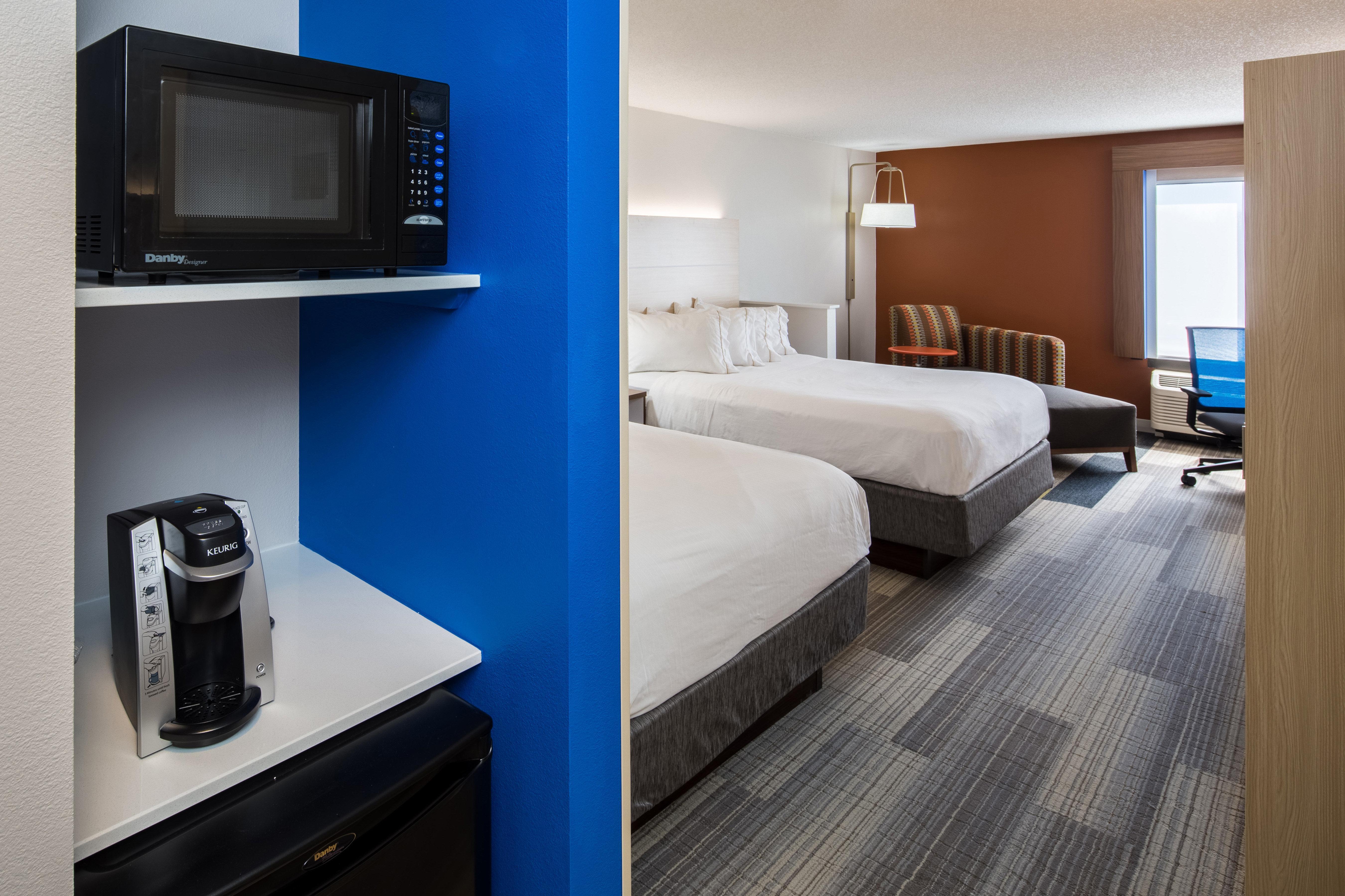 Holiday Inn Express Cedar Rapids - Collins Road By Ihg Экстерьер фото