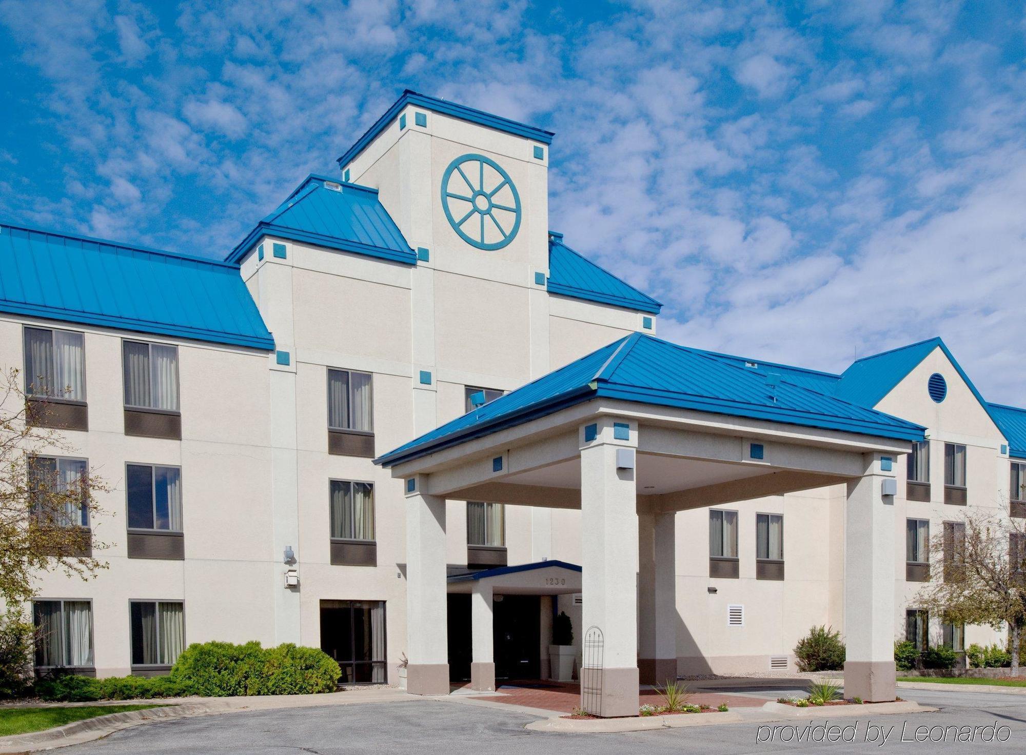 Holiday Inn Express Cedar Rapids - Collins Road By Ihg Экстерьер фото