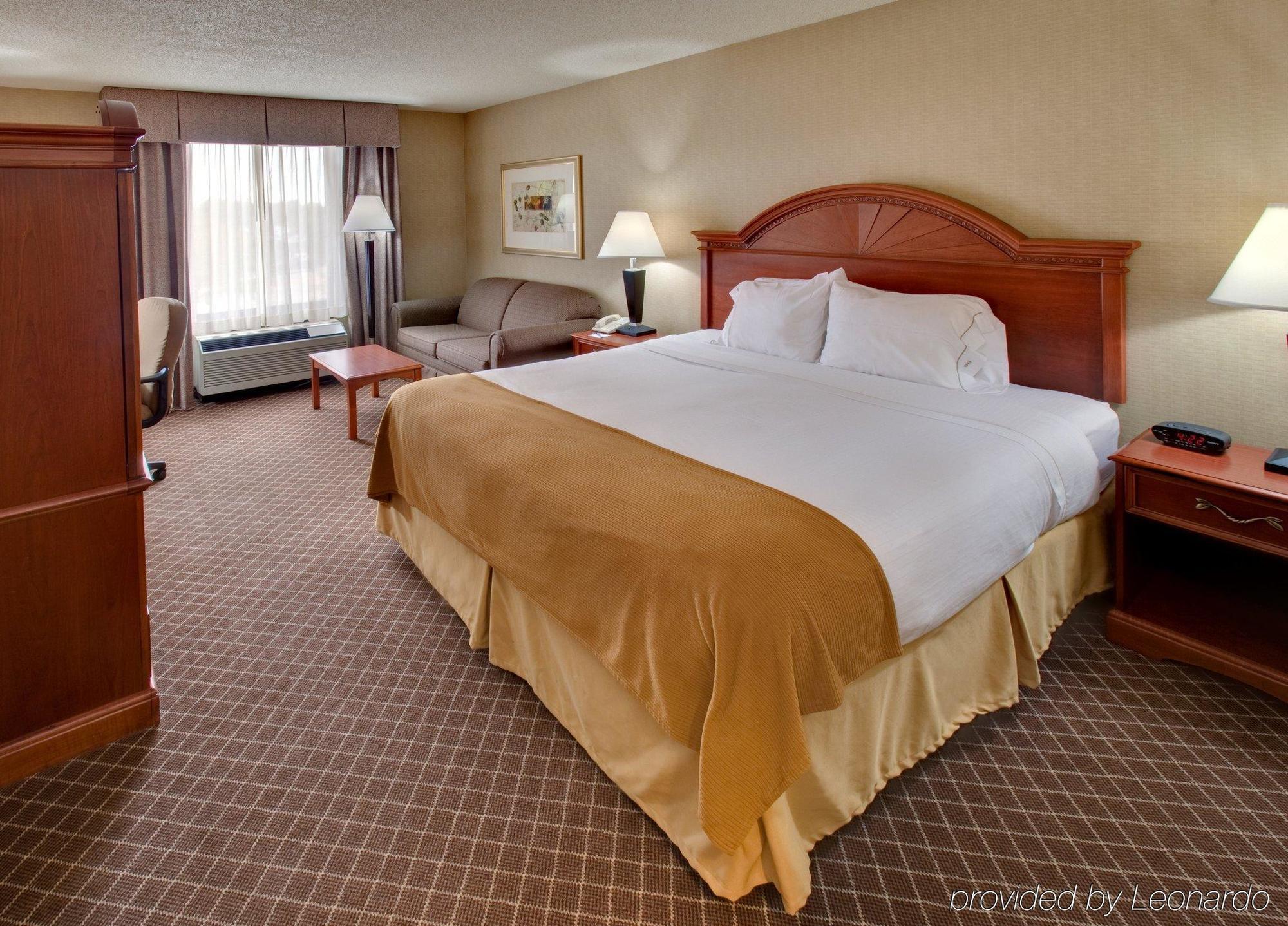 Holiday Inn Express Cedar Rapids - Collins Road By Ihg Номер фото