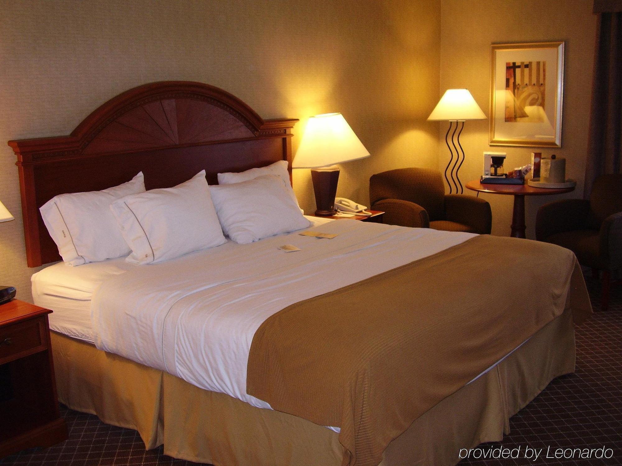Holiday Inn Express Cedar Rapids - Collins Road By Ihg Номер фото